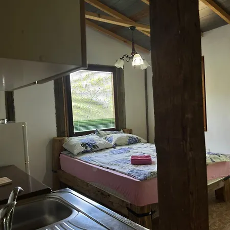 Forest House Ninokristali * Visoko